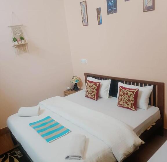 디럭스 룸 산전망, Shiv Forest Villas
