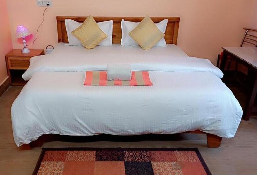 디럭스 패밀리 룸, Shiv Forest Villas