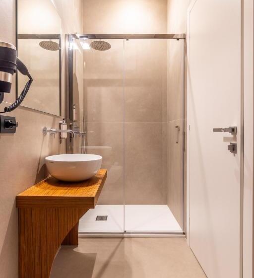 اتاق لوکس با تخت بزرگ, Palazzo Italia Suites