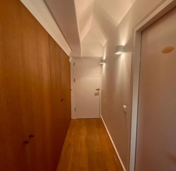 اتاق لوکس, Townhouse  T Raap