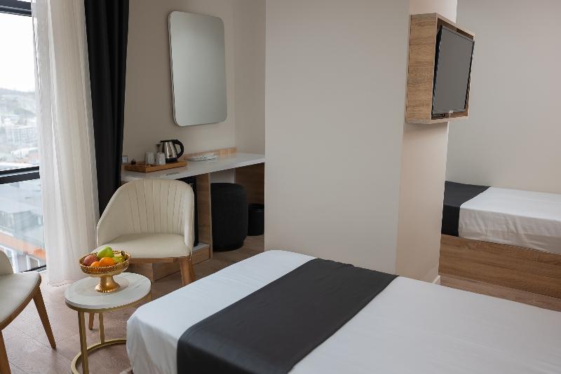 Номер Deluxe, Golden River Hotel By Continent