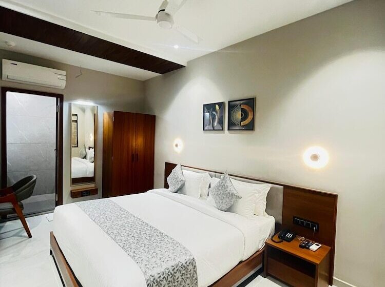 Номер Deluxe, Regenta Inn Motikhavdi Jamnagar