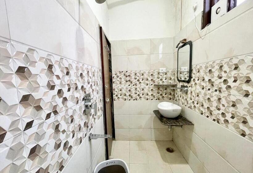 Номер Deluxe, Shivam ! Varanasi होटल शिवम హోటల్ శివం ஹோட்டல் சிவம் Forɘigner S Choice ! Fully Air Conditioned Hote
