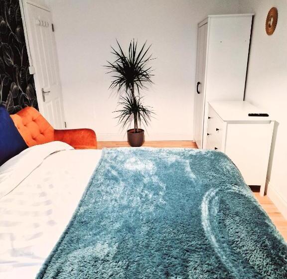 Номер Стандарт, Flat 16 Homedale House