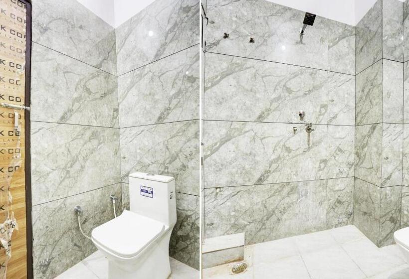 Трехместный Номер Классика, Oyo Hotel H.r