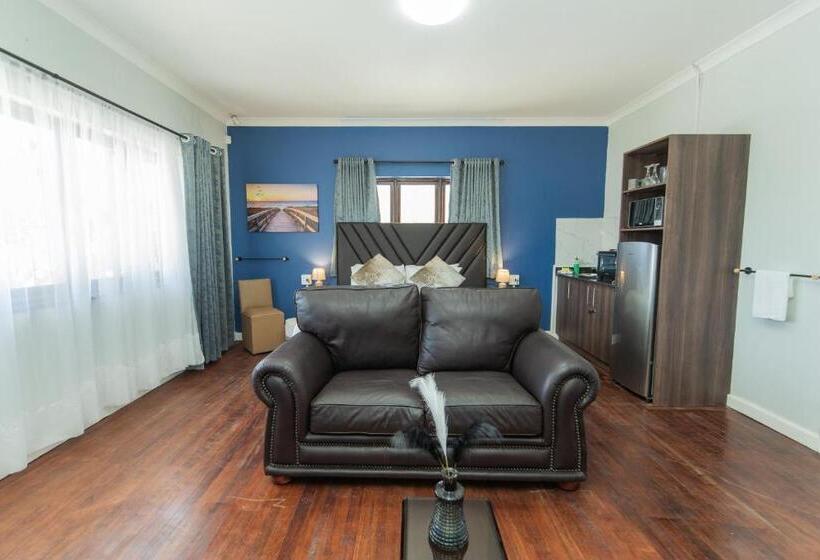 Люкс Deluxe Кровать Кинг, 16 On 7th Guesthouse Summerstrand