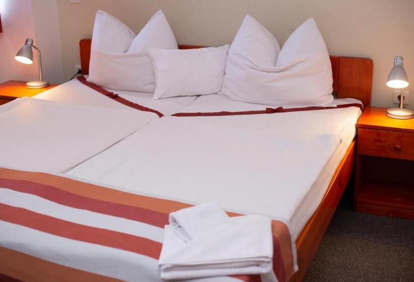 Номер Deluxe, Fordan Hotel Pécs