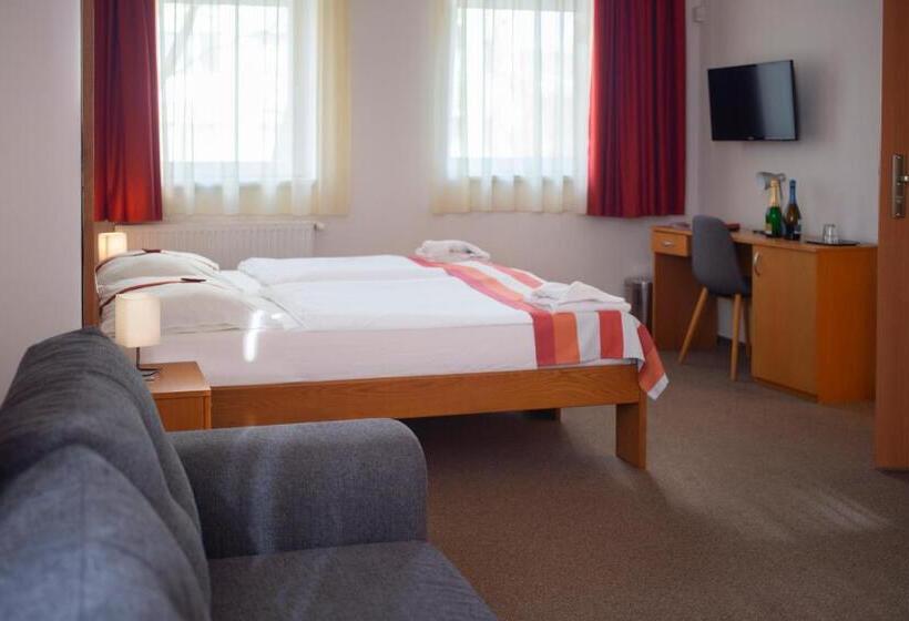 Номер Deluxe, Fordan Hotel Pécs