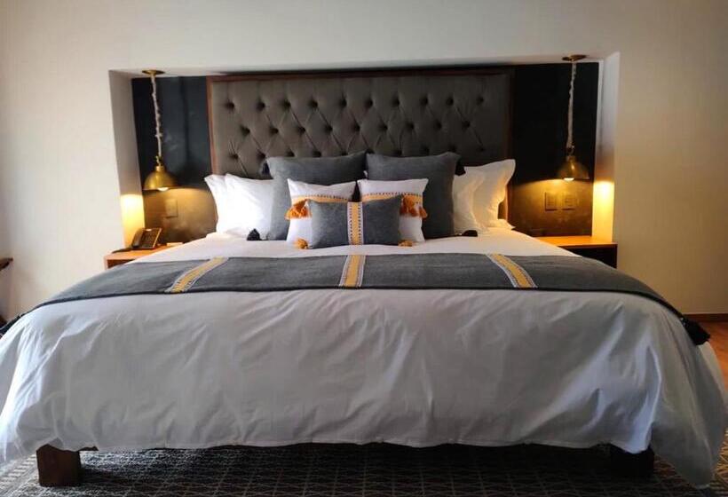 اتاق لوکس با تخت بزرگ, Casa 63 Hotel Boutique & Spa