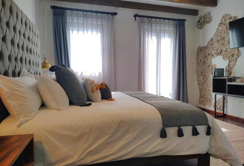 اتاق لوکس با تخت بزرگ, Casa 63 Hotel Boutique & Spa