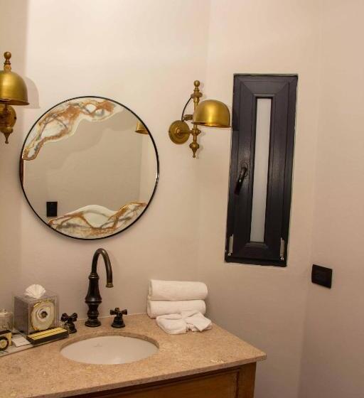 اتاق لوکس با تخت بزرگ, Casa 63 Hotel Boutique & Spa