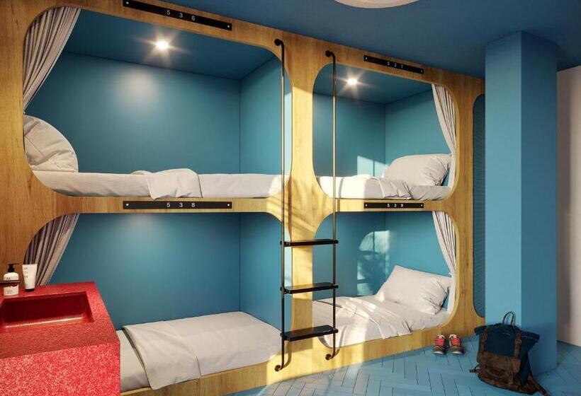 Economy Quadruple Room, The Boc Hostels   Beach