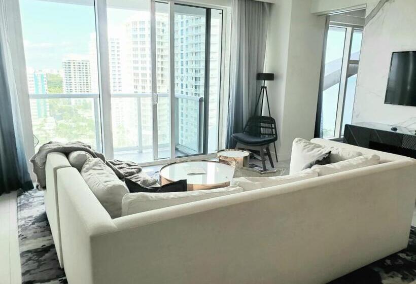 带2个卧室的公寓, W Hotel 2bd 2bath Condo Ocean Views