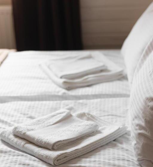 Family Suite, парк готель там, де гори..