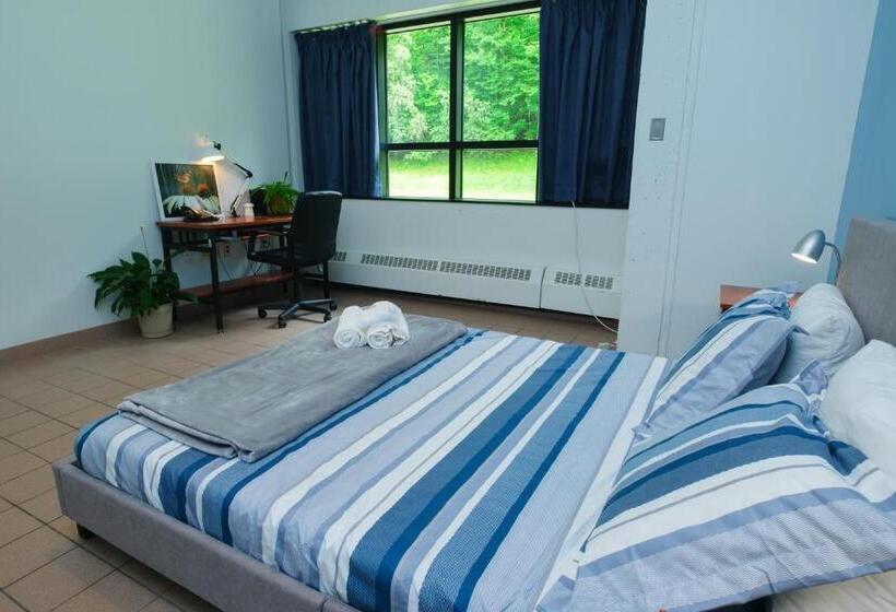 Студия Deluxe, Au Campus