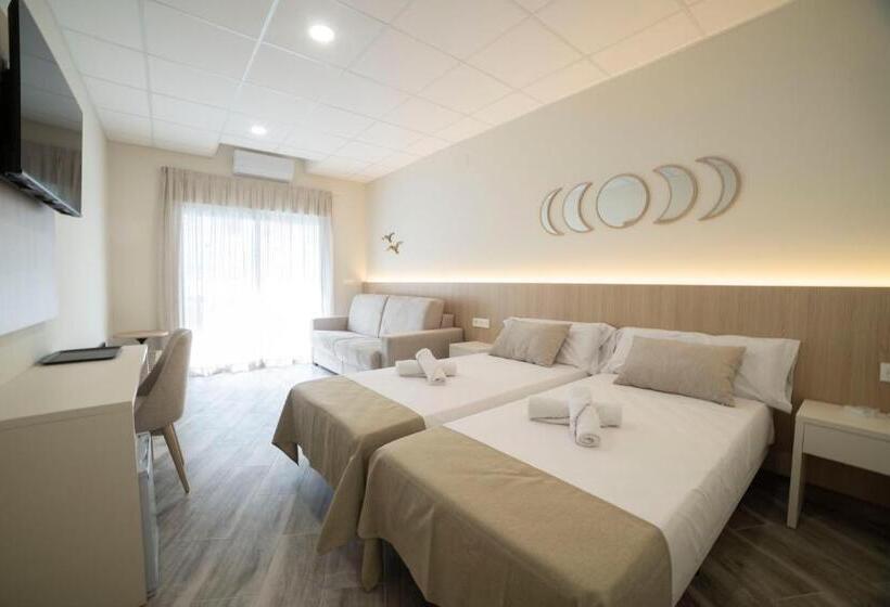 اتاق استاندارد چهار تخته, Hostal Altea Karma