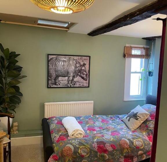 标准单人间, The Totnes Guest House. Upstairs At Zappa S