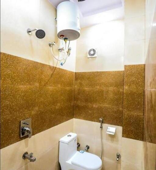 Трехместный Номер Классика, Collection O Hotel Kp