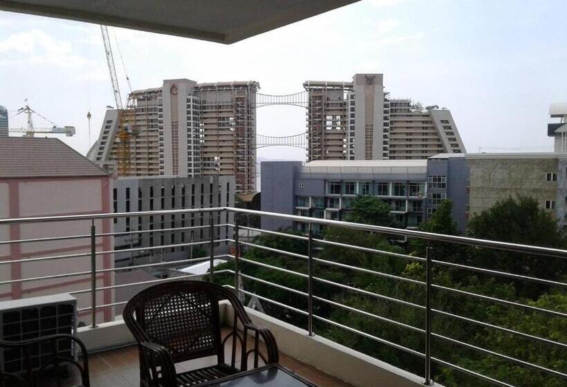 Номер Стандарт с Балконом, Apartments Sea View Wongamat Privacy Condo