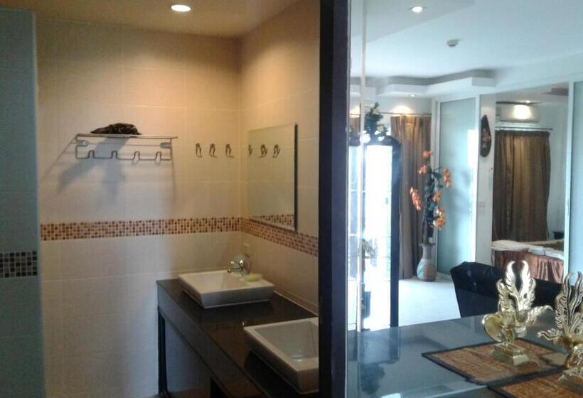 Номер Стандарт с Балконом, Apartments Sea View Wongamat Privacy Condo