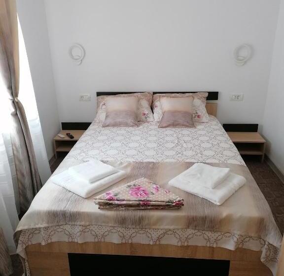 דירת שני חדרים, Apartament ștefi