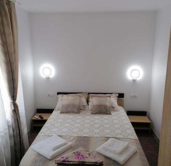 דירת שני חדרים, Apartament ștefi