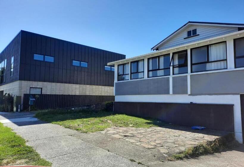 اتاق استاندارد با سرویس بهداشتی مشترک, Central Holiday Home