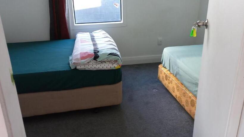 اتاق استاندارد با سرویس بهداشتی مشترک, Central Holiday Home