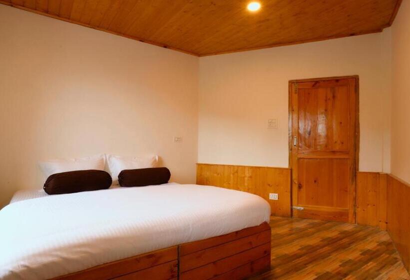 اتاق لوکس, Robinhood Travel Hostel