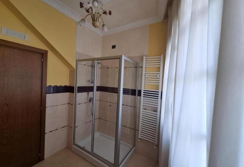 اتاق استاندارد سه نفره, Ristorante Da Valerio