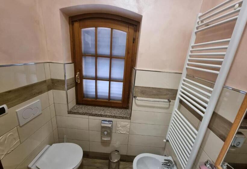 اتاق استاندارد سه نفره, Ristorante Da Valerio
