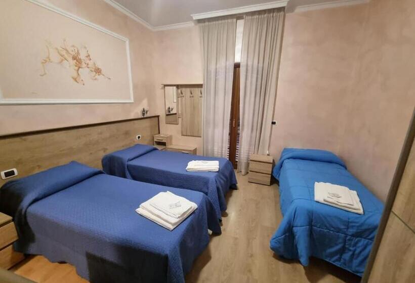 اتاق استاندارد سه نفره, Ristorante Da Valerio