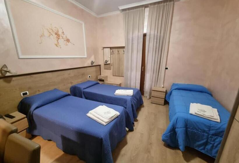 اتاق استاندارد سه نفره, Ristorante Da Valerio