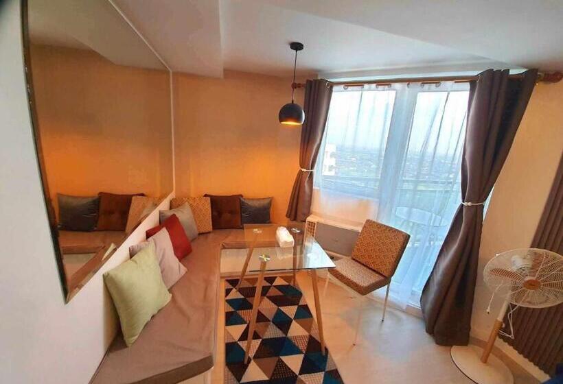 스위트 킹사이즈 침대, Azure North   Executive Suite