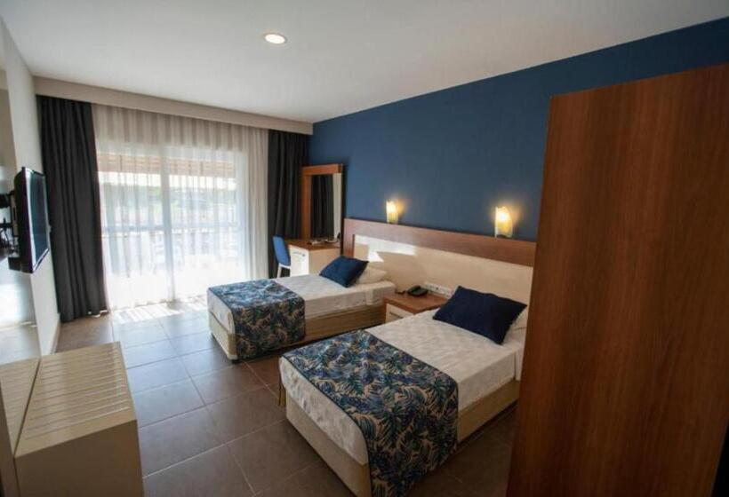 Quarto Estandar com Sacada, Mir Amor Garden Resort Hotel - All Inclusive