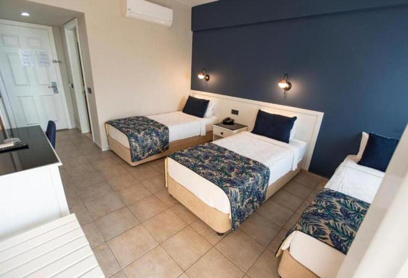 Quarto Triplo Estandar com Sacada, Mir Amor Garden Resort Hotel - All Inclusive
