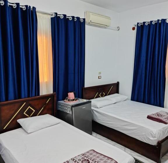 اتاق استاندارد با چشم‌انداز باغ, Happy Pyramids Inn