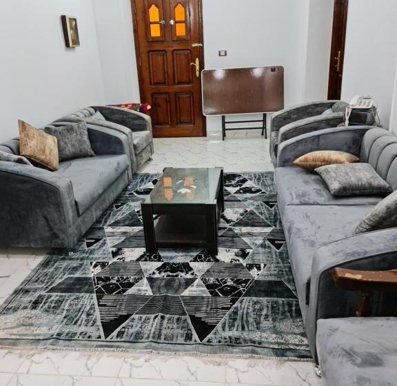 اتاق استاندارد با چشم‌انداز باغ, Happy Pyramids Inn