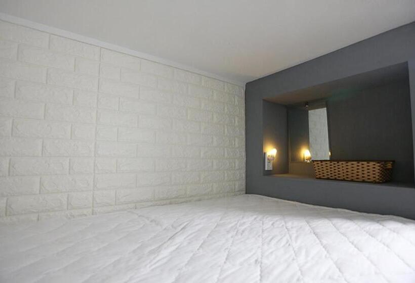 Кровать в Общей Комнате, Mo Guesthouse