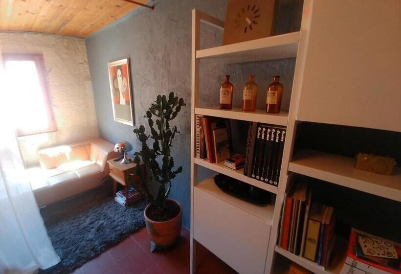 ویلای سوپریور 1 خوابه, At Home In Arles
