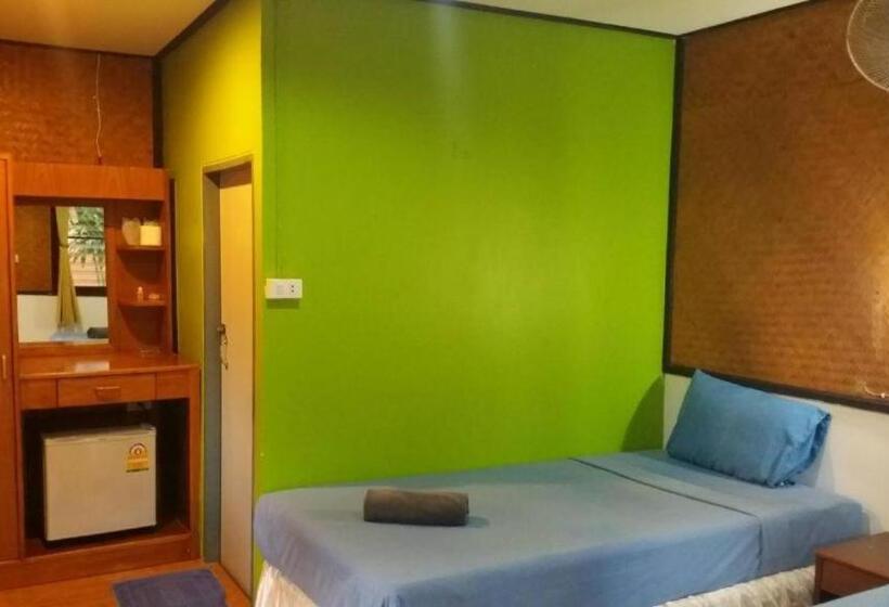 Номер Basic, Lanta Long Beach Hostel