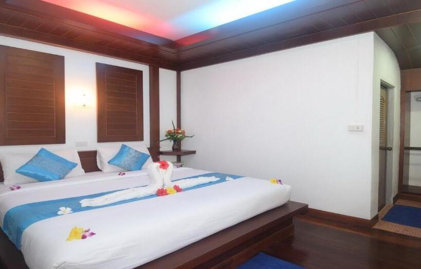 Номер Deluxe, Lanta Long Beach Hostel
