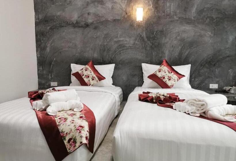 Номер Deluxe, Lanta Long Beach Hostel
