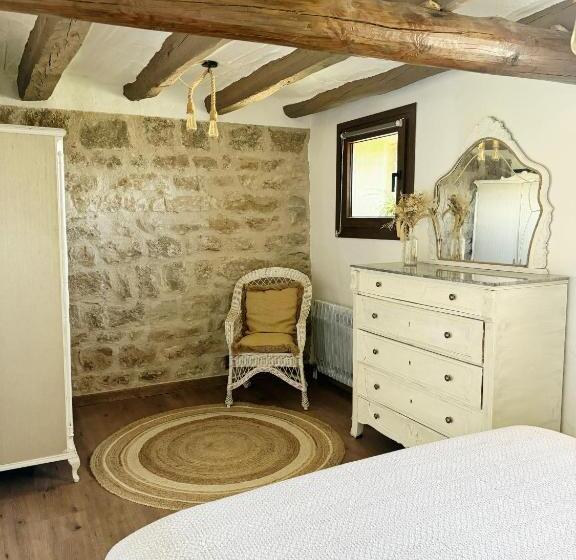 ２ベッドルームアパートメント, Masia Aubareda