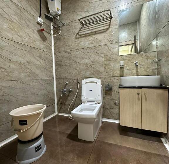 اتاق لوکس, Atithi Inn