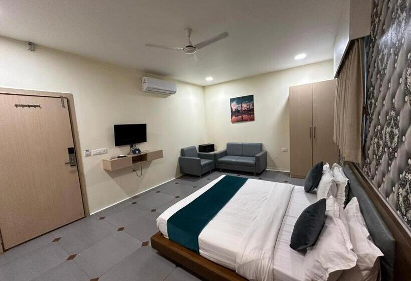 سوییت لوکس, Atithi Inn