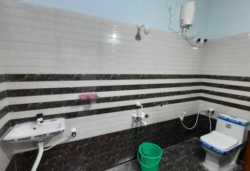 Номер Стандарт, Oyo Sg Trinetra Residency