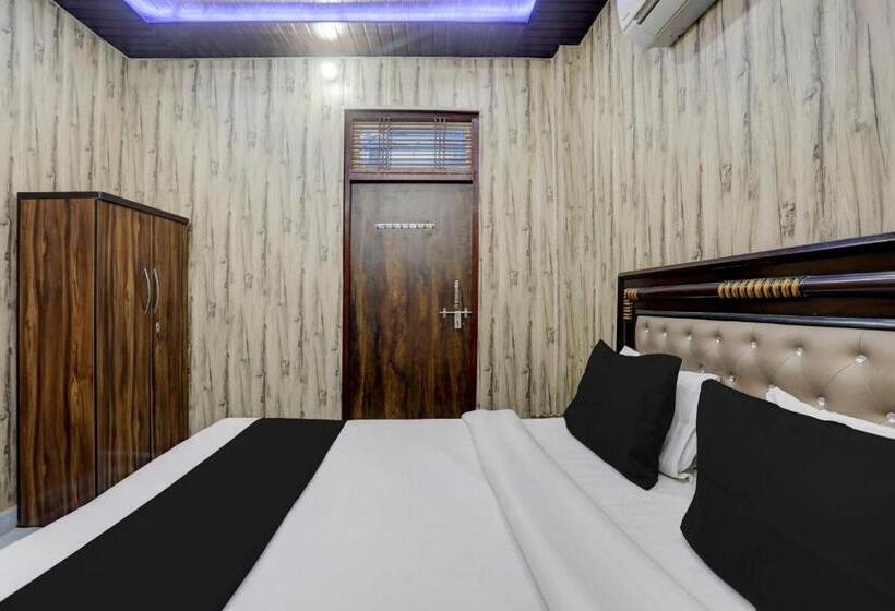 Трехместный Номер Классика, Oyo The Grand Soron