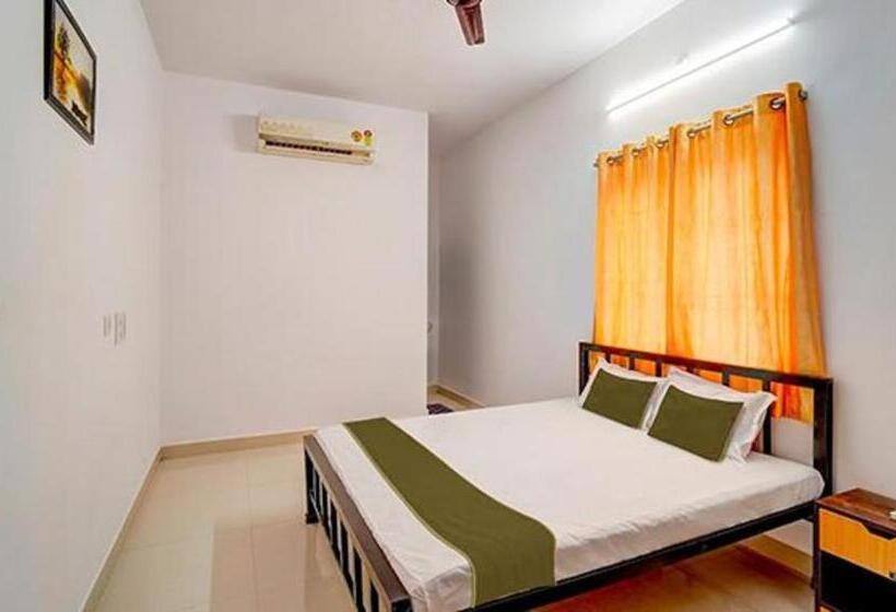 Номер Deluxe, Fabexpress Vinayak Residency
