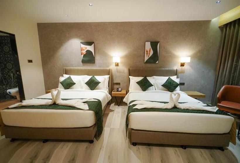 Семейный Номер, Park Inn